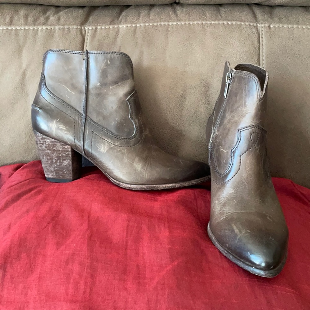 Frye Renee Seam Short Leather Ankle Boots